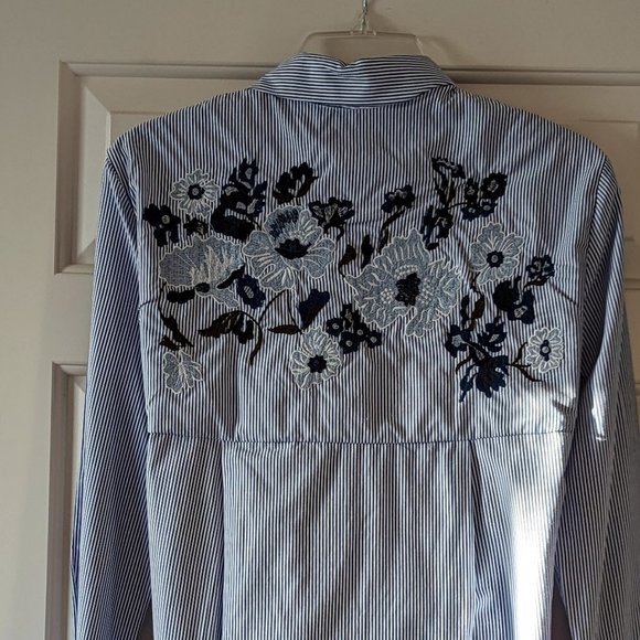 Zara Trafaluc Embroidered Blouse  Size Small - Picture 2 of 9